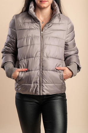 Късо капитонирано зимно яке