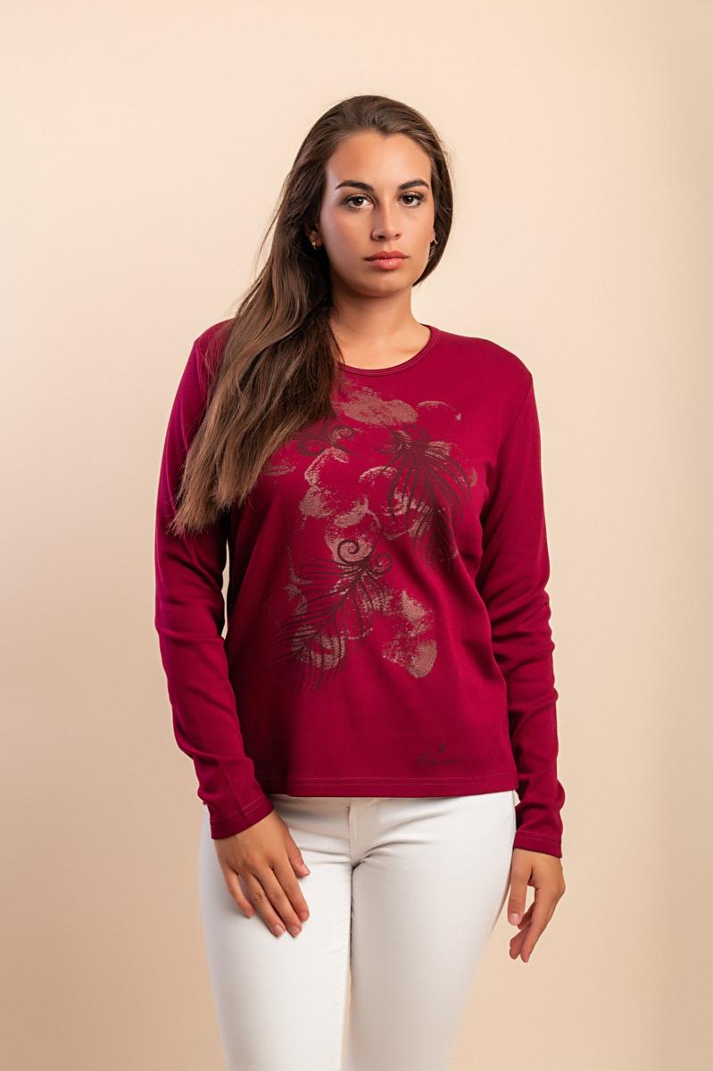 Long-sleeved top