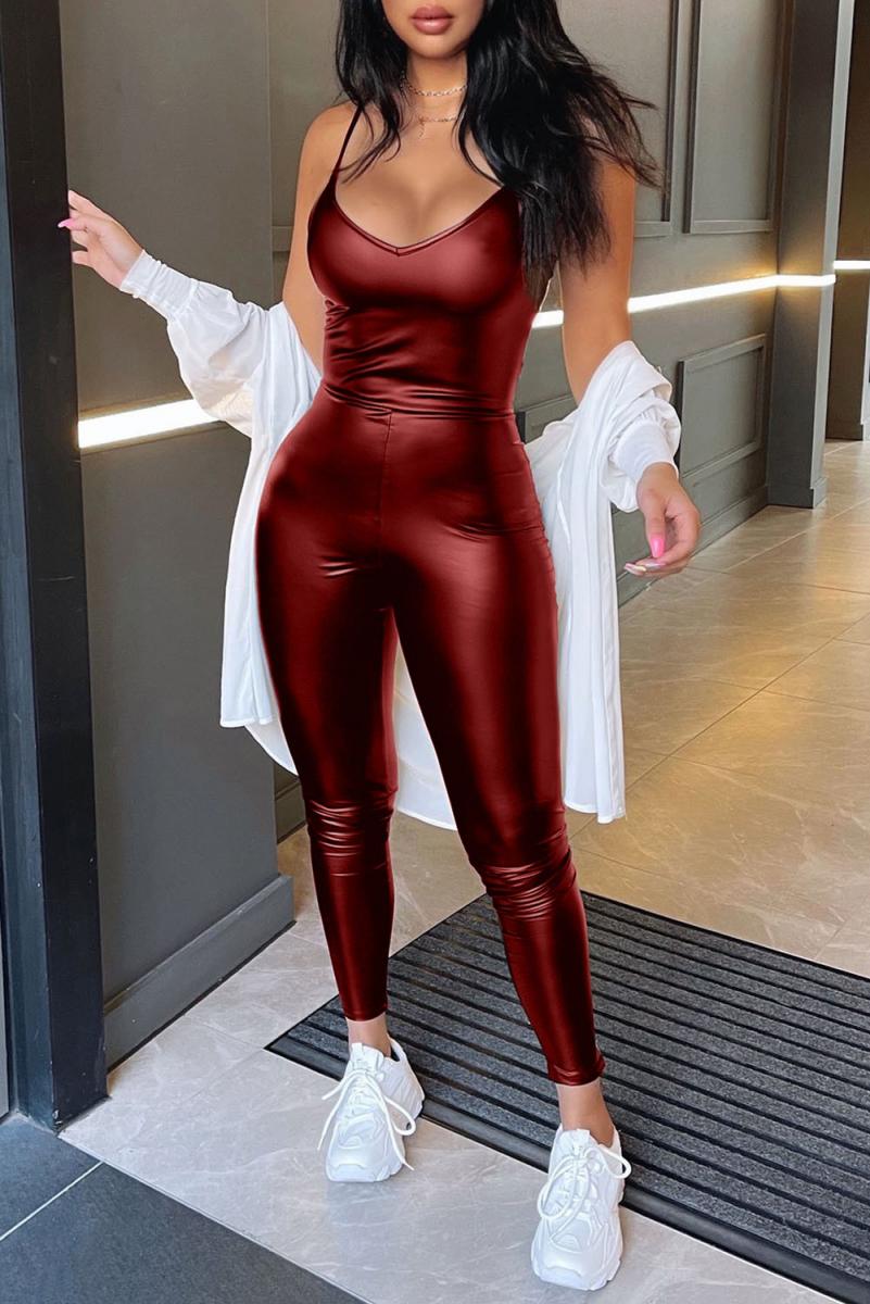 Modischer Jumpsuit aus Kunstleder Tuvala