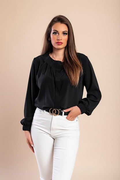 Elegant shirt with a round neck