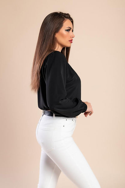 Elegant shirt with a round neck