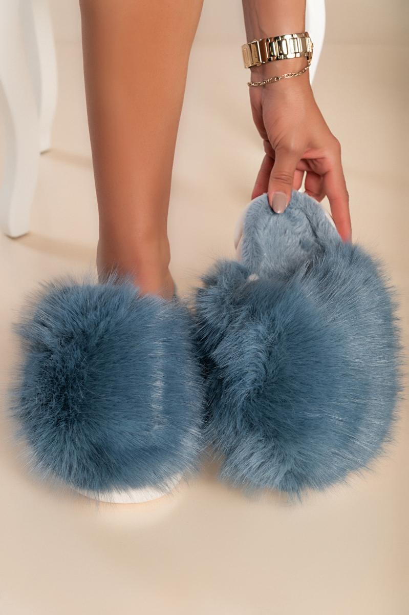Ciabatte in pelliccia sintetica azzurro chiaro