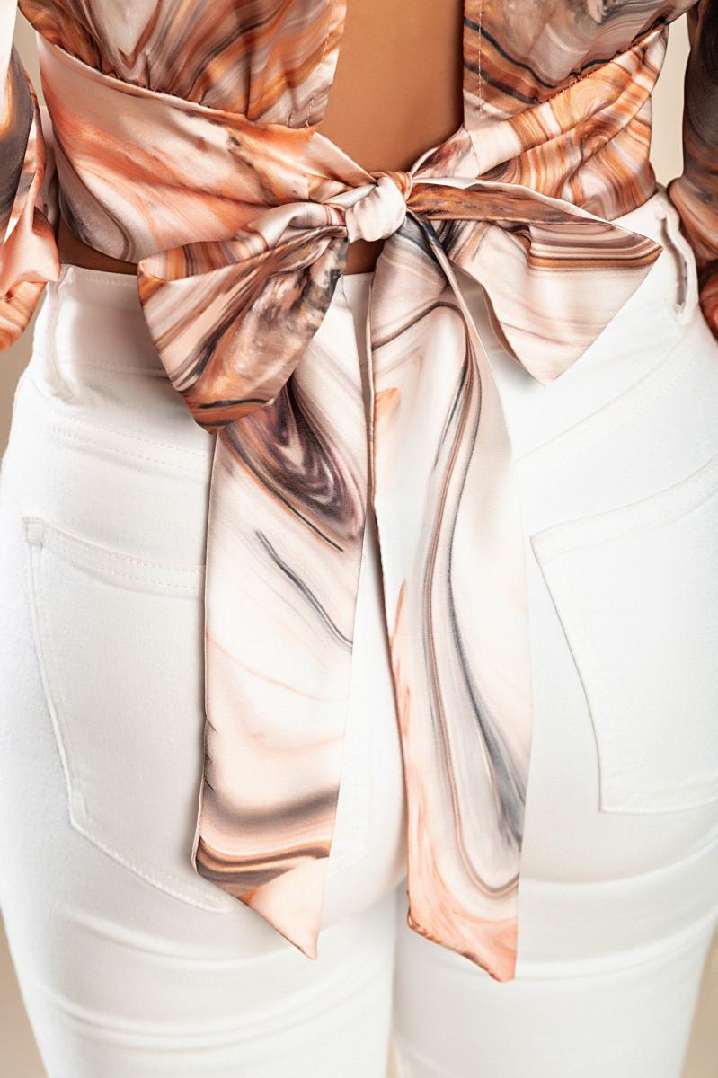 Elegant blouse with Diezma print