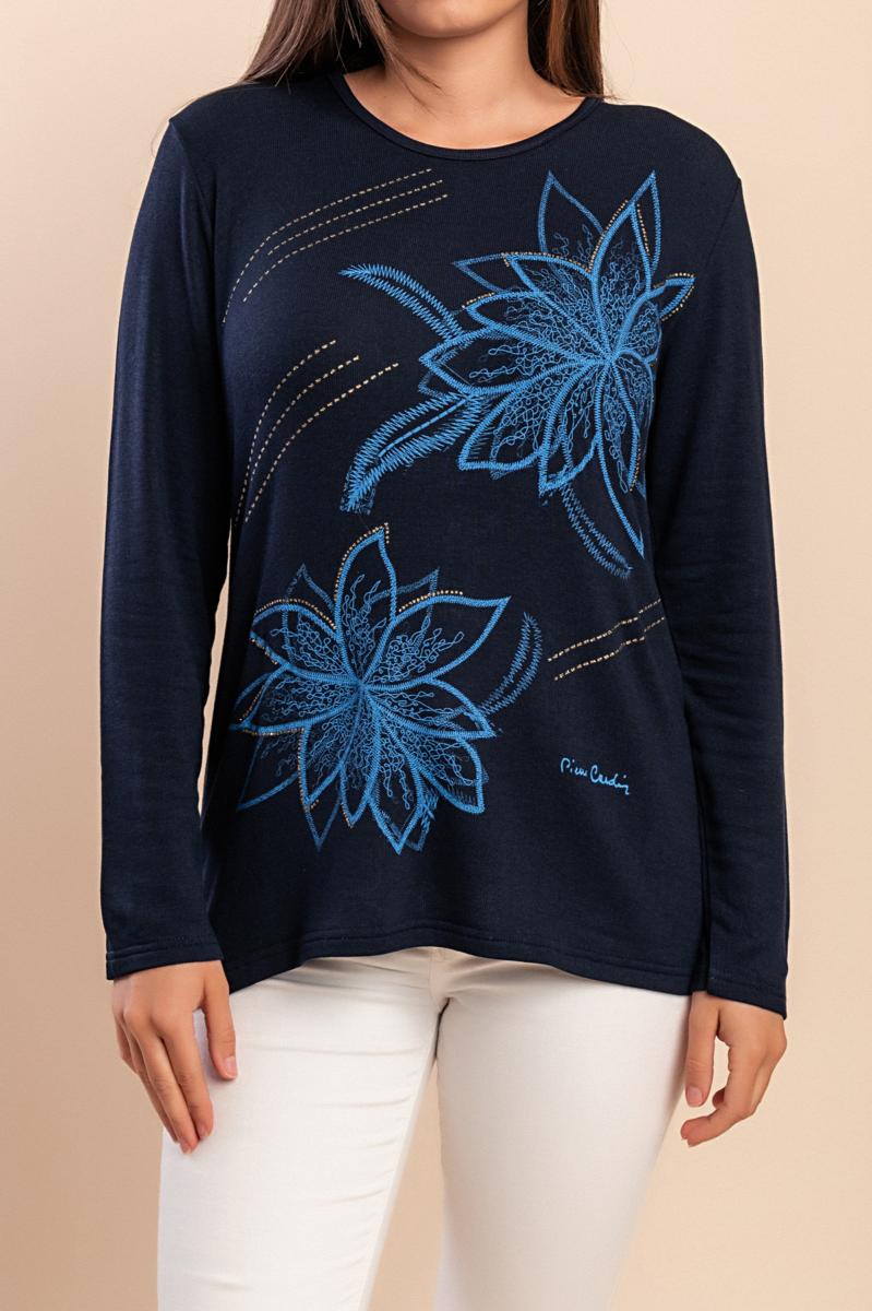 Long-sleeved top