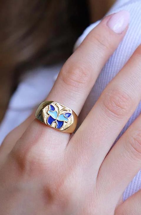Anel elegante com motivo de borboleta