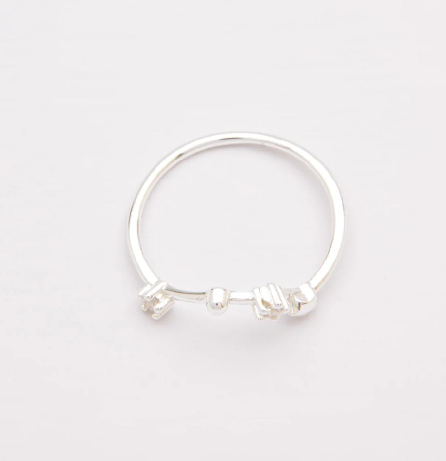 Anello in argento con diamanti decorativi, ART503