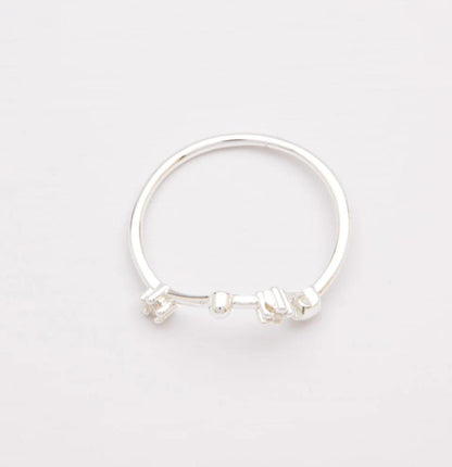 Anello in argento con diamanti decorativi, ART503