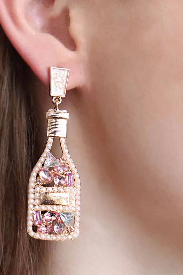 Brincos pendentes elegantes com strass em cor dourada ART359