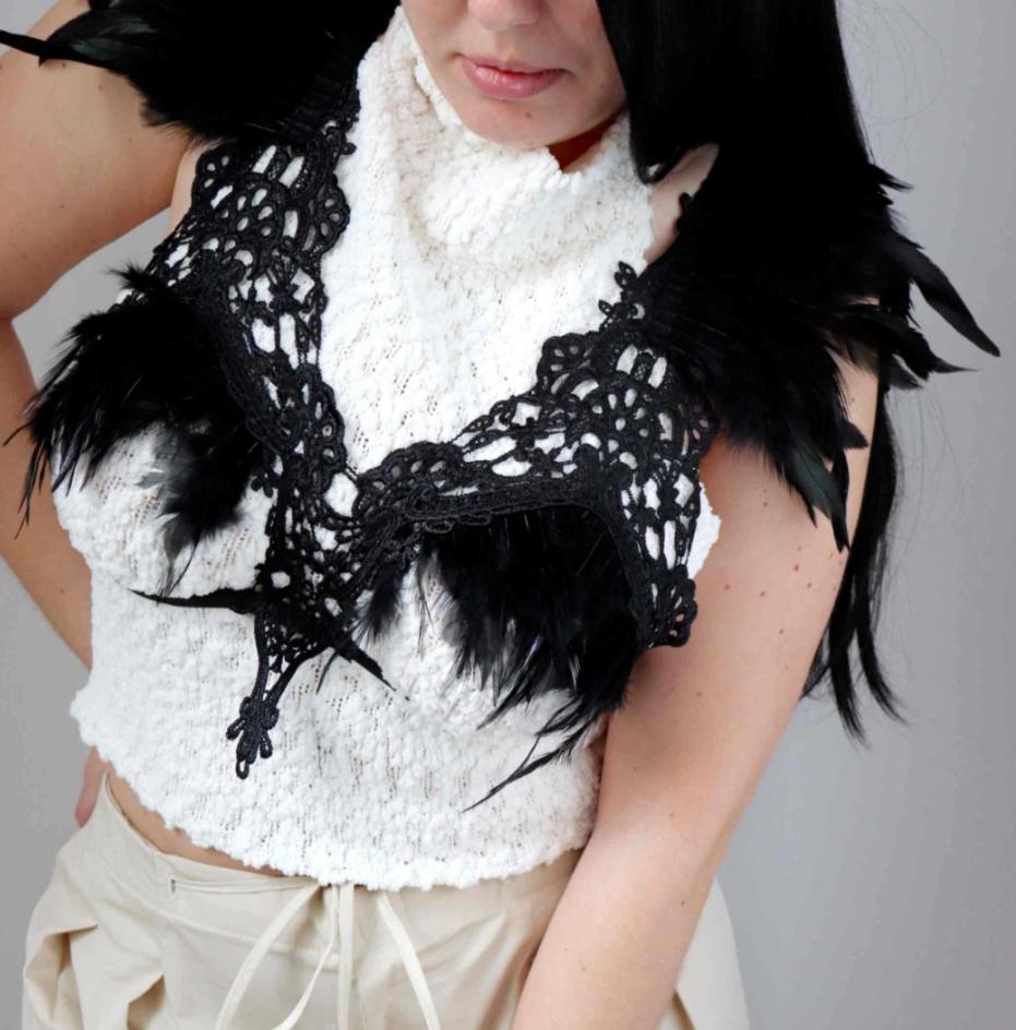 Lace and feather bra, ART2297