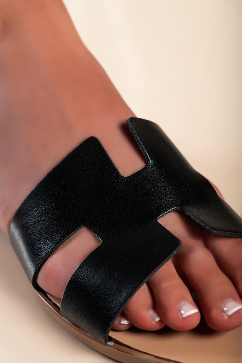Sandali in pelle con fascia larga
