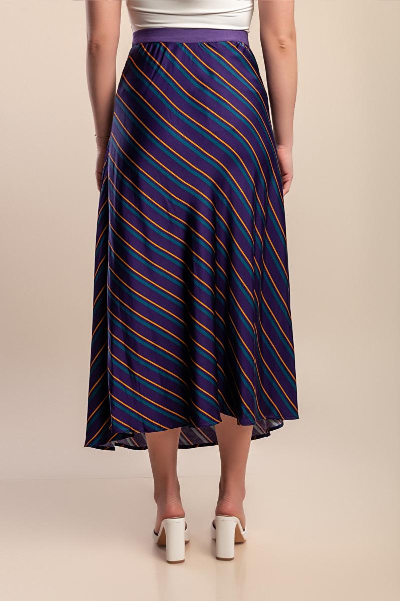 Plus size skirt with striped print