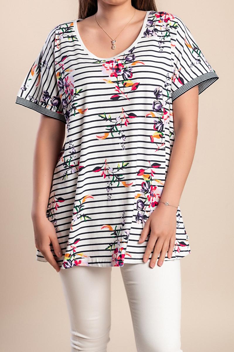T-shirt με ριγέ τύπωμα σε μεγάλα μεγέθη