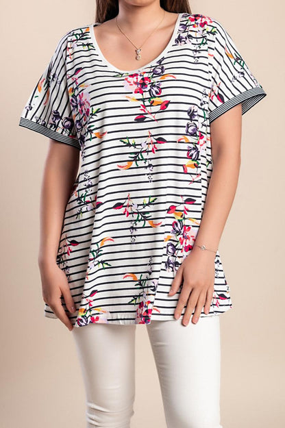 T-shirt με ριγέ τύπωμα σε μεγάλα μεγέθη