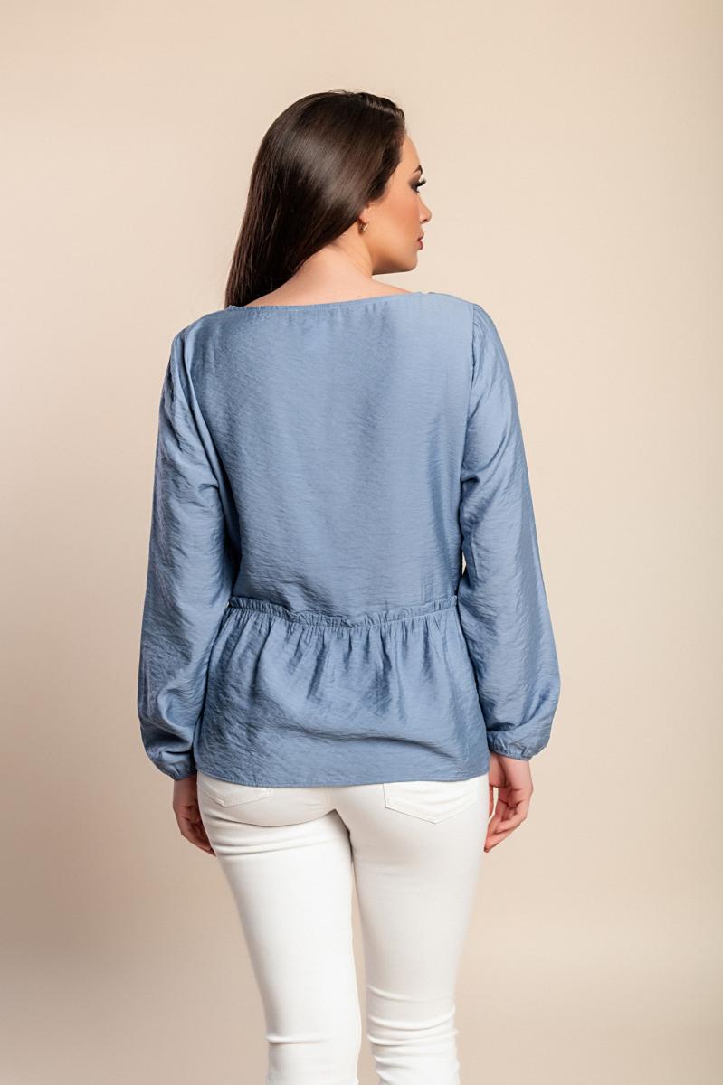 Plus size long-sleeved blouse