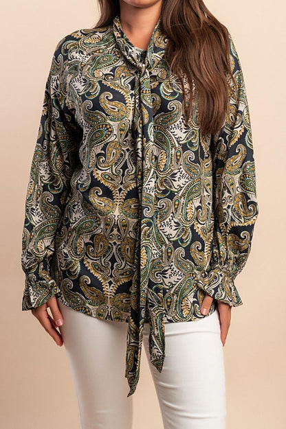 Plus size elegant blouse with print