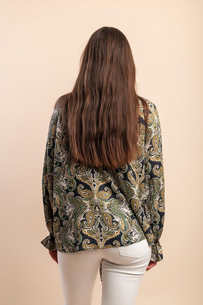Plus size elegant blouse with print