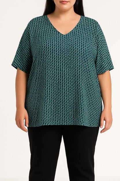 Plus size blouse with print