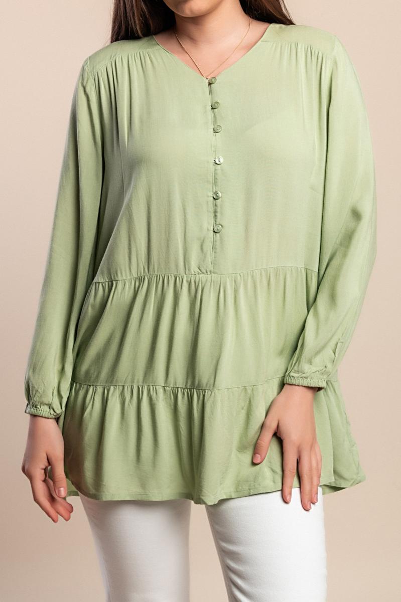 Blouse with buttons