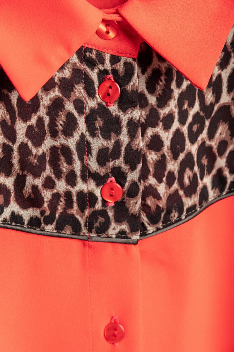 Plus size blouse with leopard print
