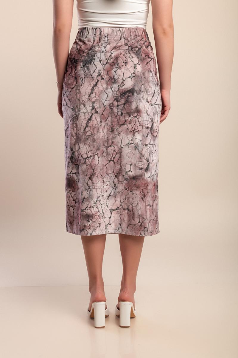 Plus size midi skirt with print
