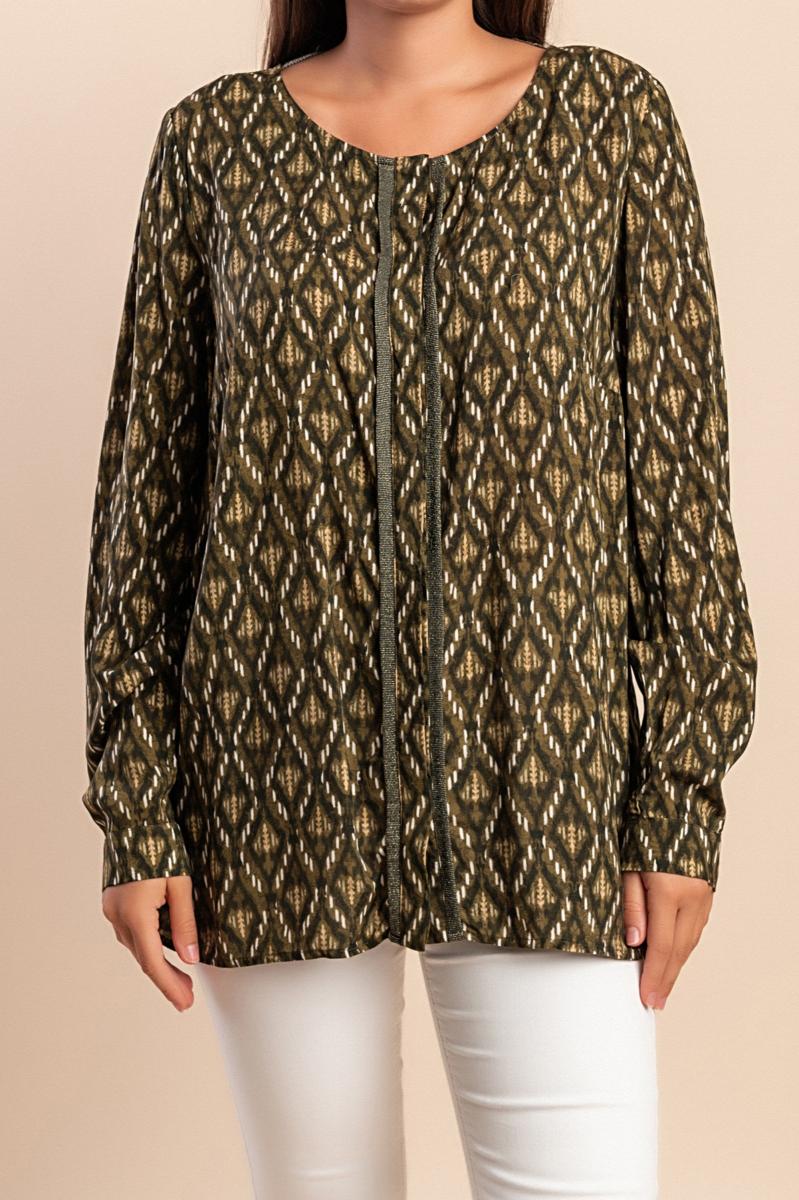 Plus size blouse with print