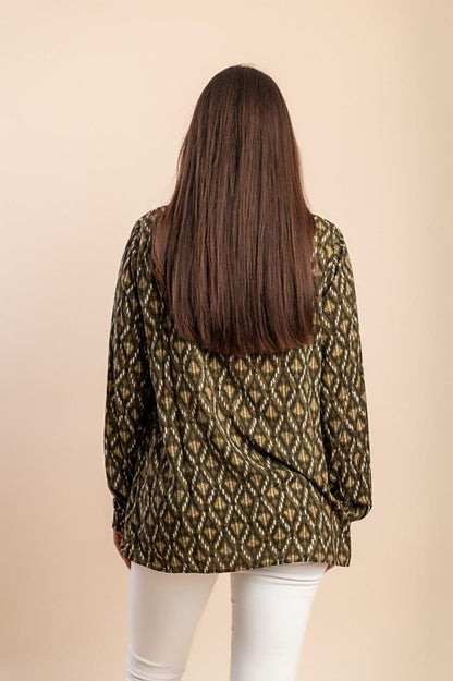 Plus size blouse with print