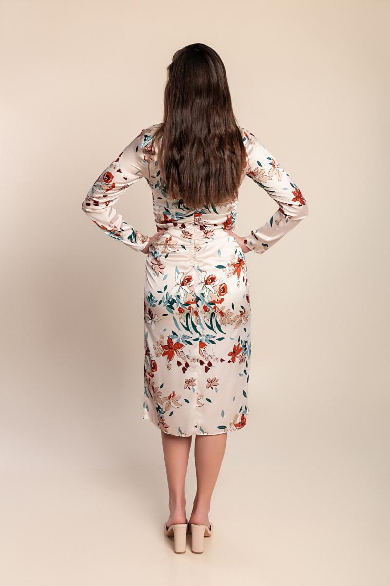 Plus size midi dress with floral print