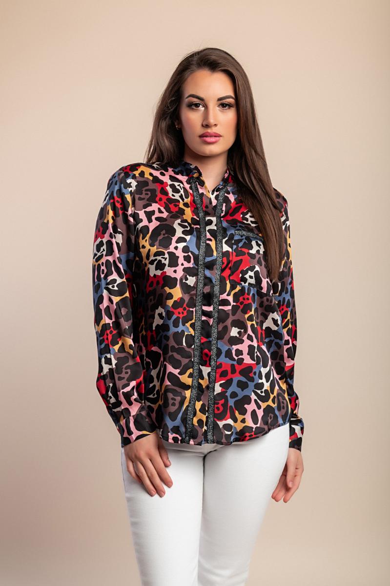 Top plus size com estampado leopardo