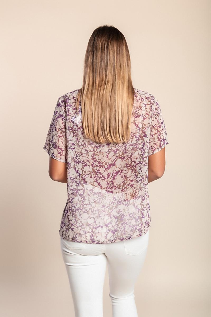 Short-sleeved blouse