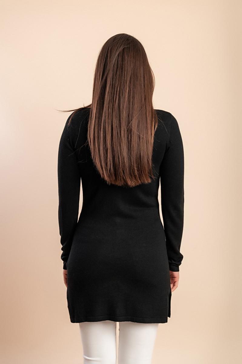 Fitted tunic with "V" neckline
