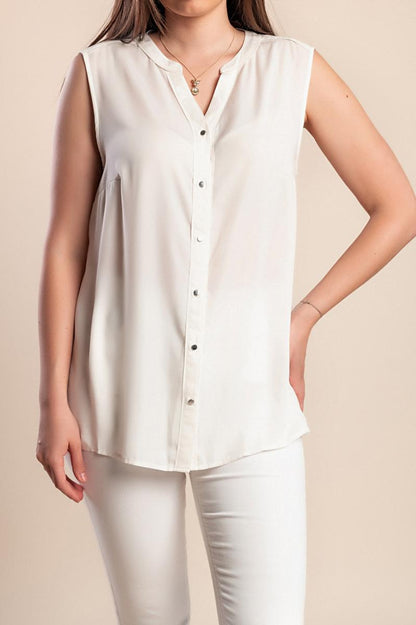 Plus size blouse with buttons