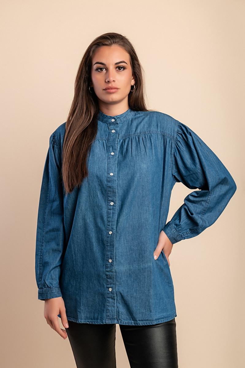Jeanshemd mit Knöpfen