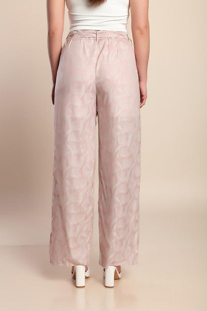 Long pants with belt