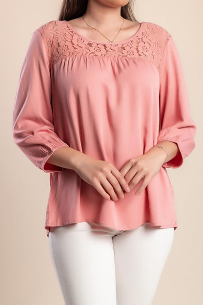 Plus size blouse met kant