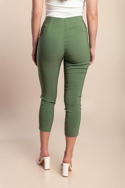 Plus size tight capri pants