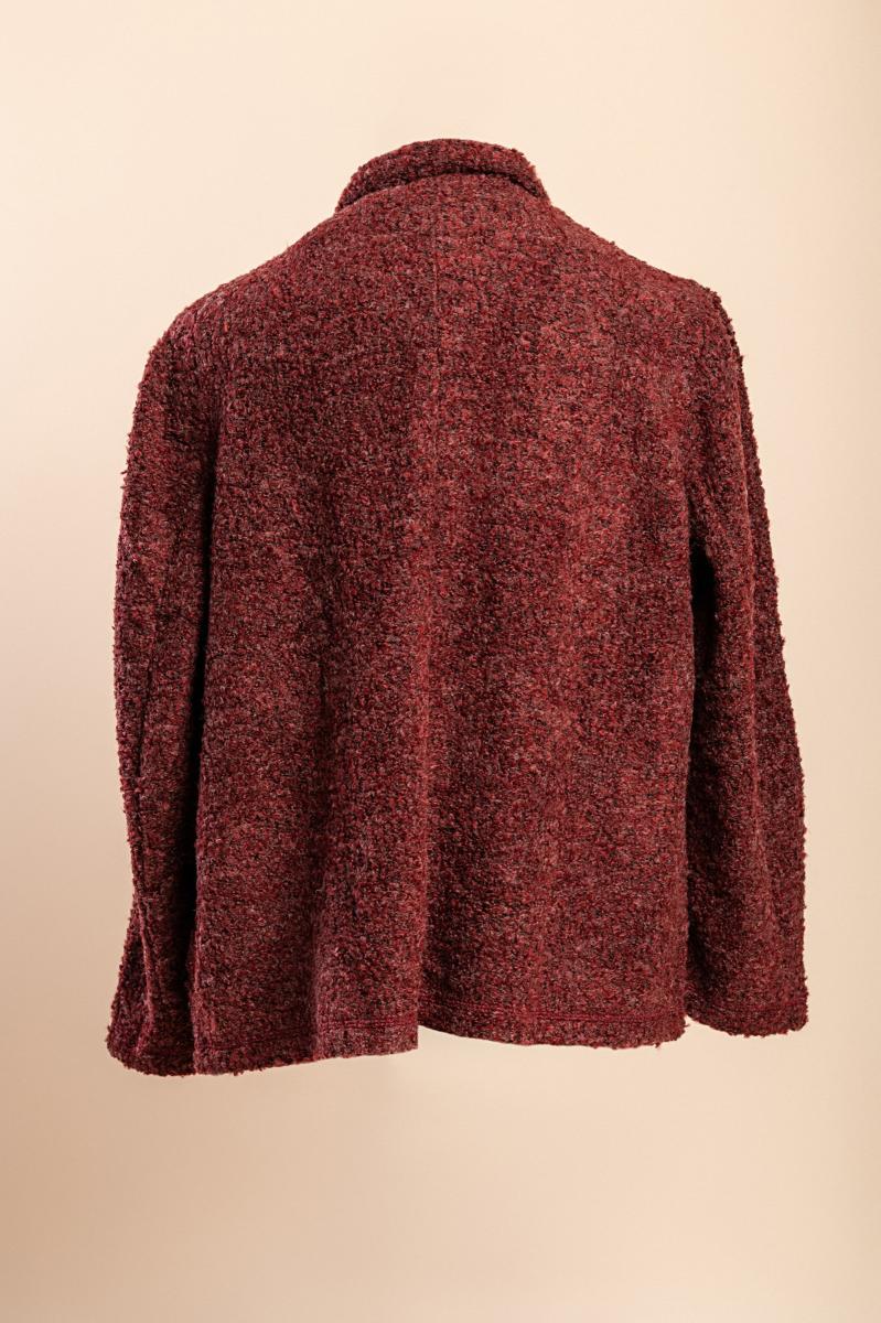 Short coat with buttons