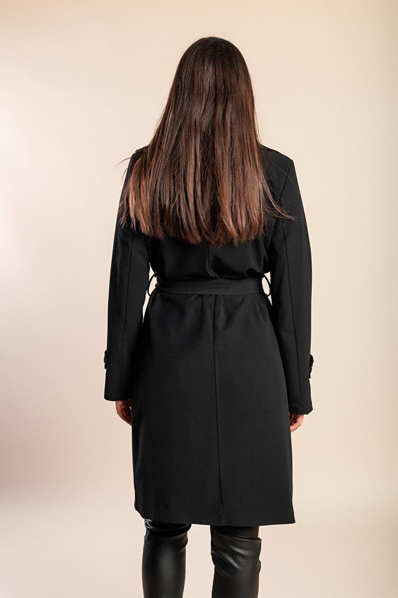 Elegant buttoned trench coat