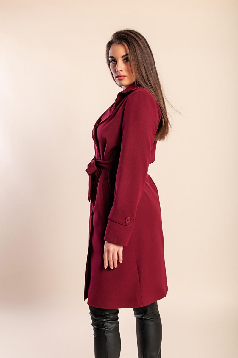 Trenci elegant cu nasturi