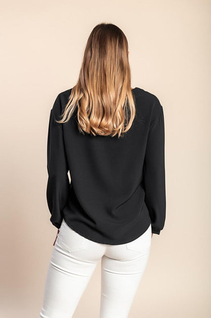 Blouse with collar