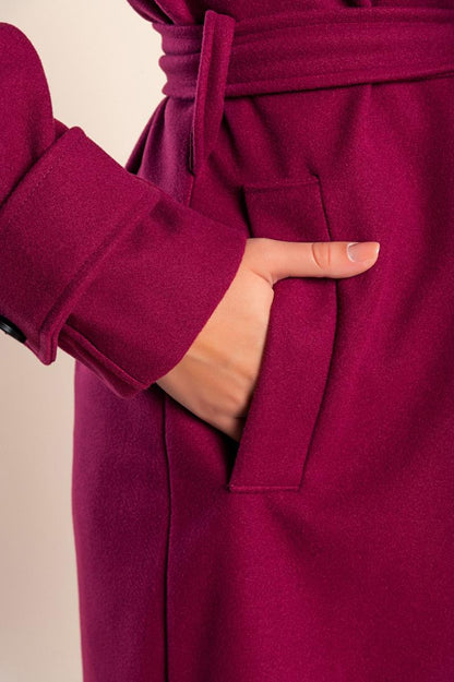 Elegant coat with buttons