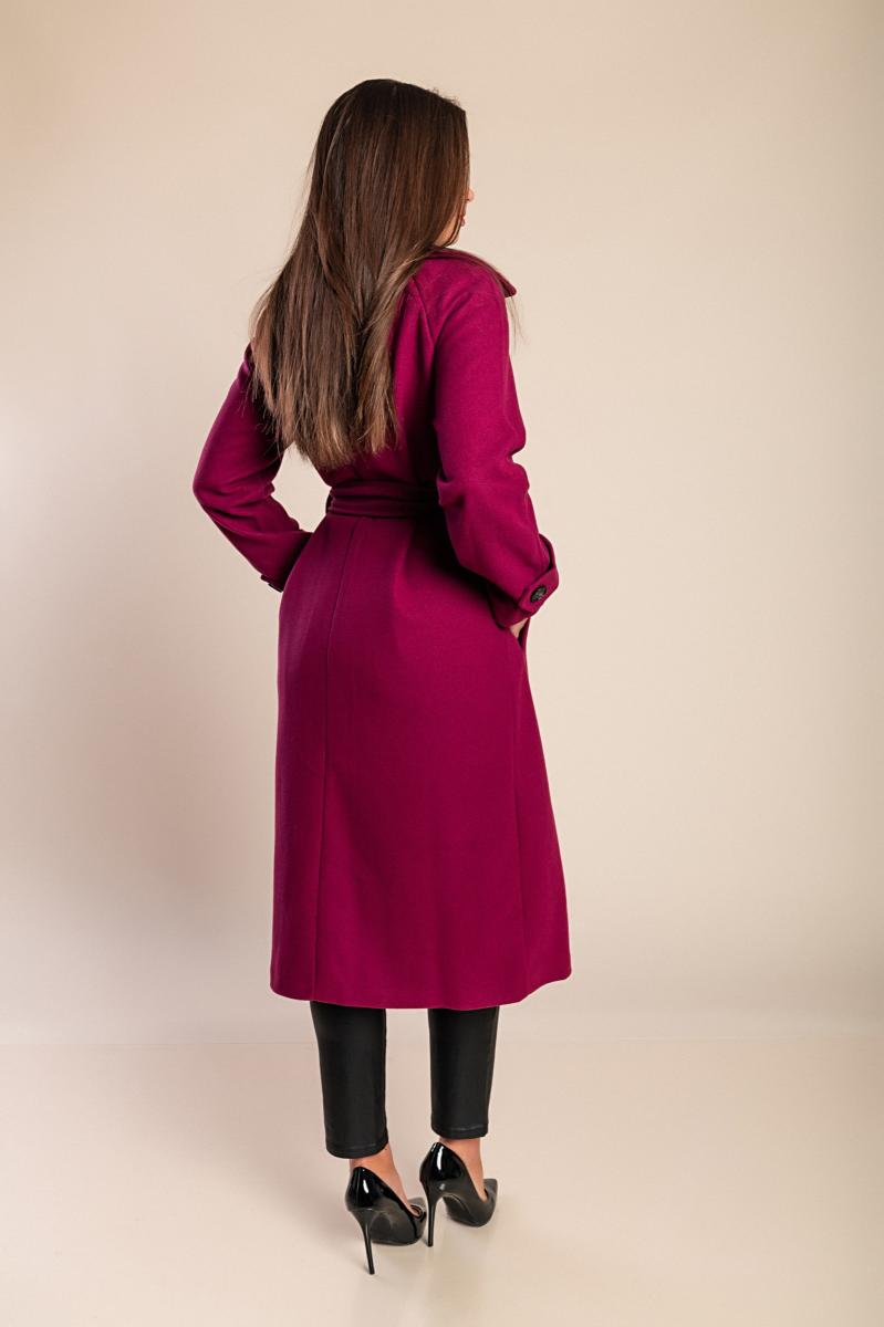 Elegant coat with buttons