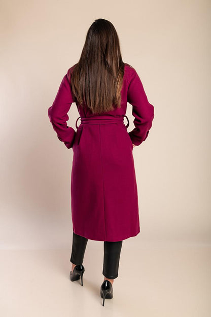 Elegant coat with buttons