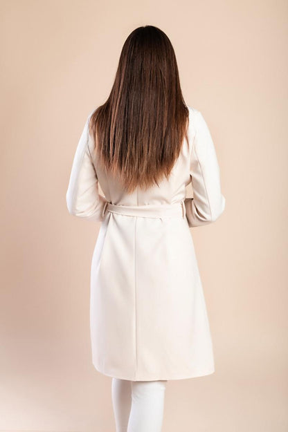 Trench elegante con bottoni