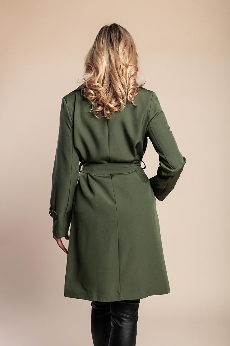 Elegante trench con bottoni