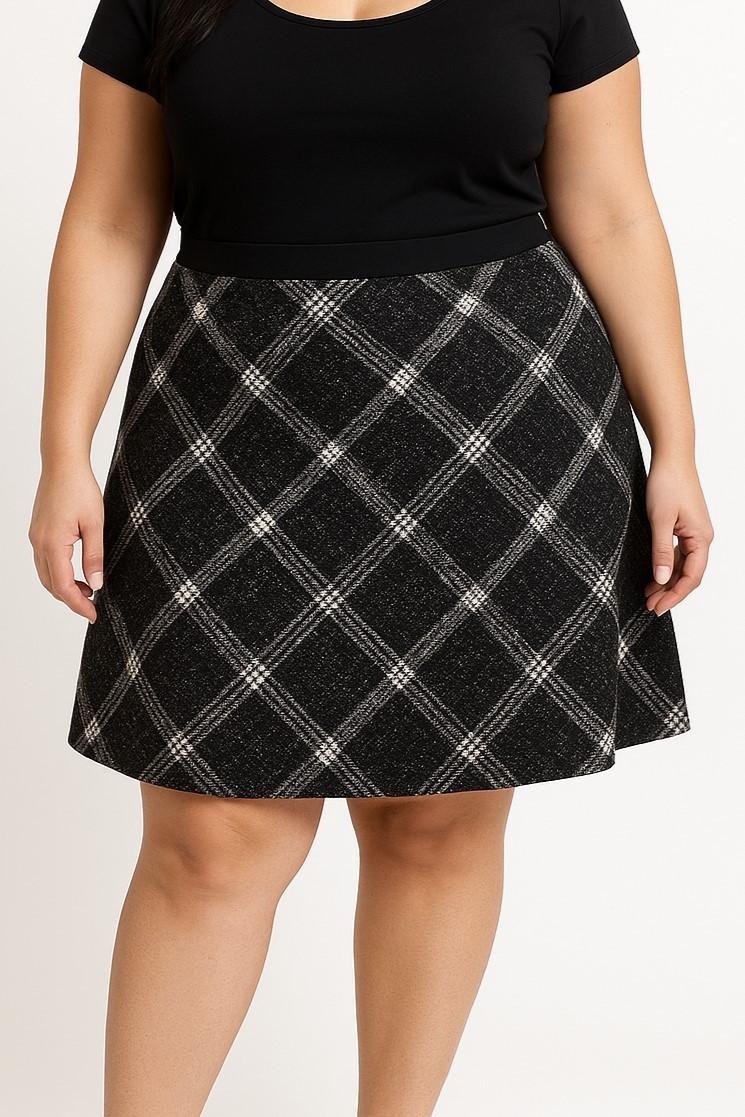 Plus size skirt with check pattern