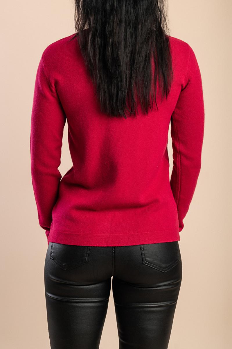 Pullover mit dekorativen Perlen