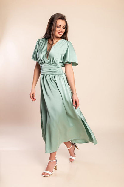 Long dress with short sleeves