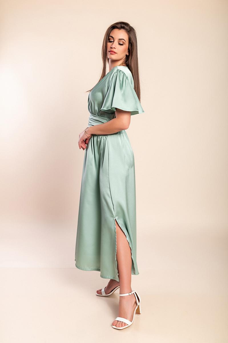 Long dress with short sleeves