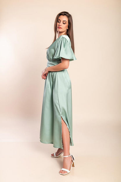Long dress with short sleeves