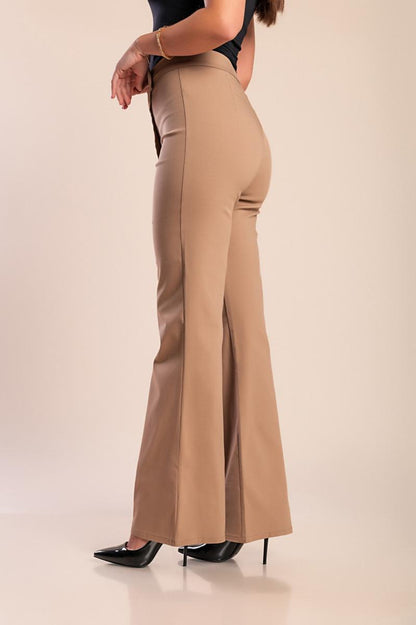Pantaloni eleganti con balza